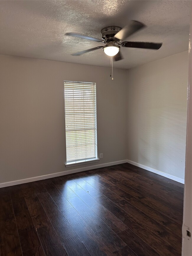 Building Photo - 713 S 2nd St