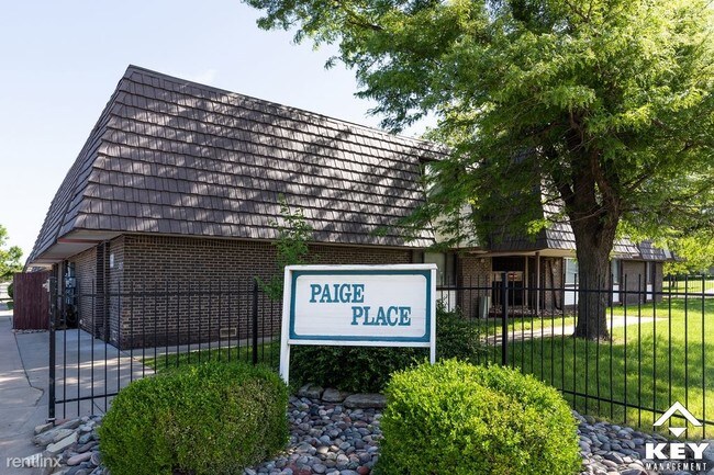 Primary Photo - 1229 Paige St