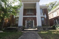 Building Photo - 2367 Forest Ave