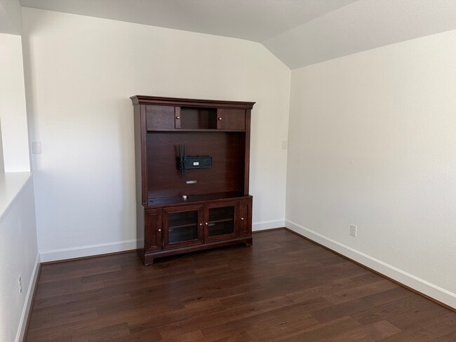 Building Photo - 1115 Sunset Ln