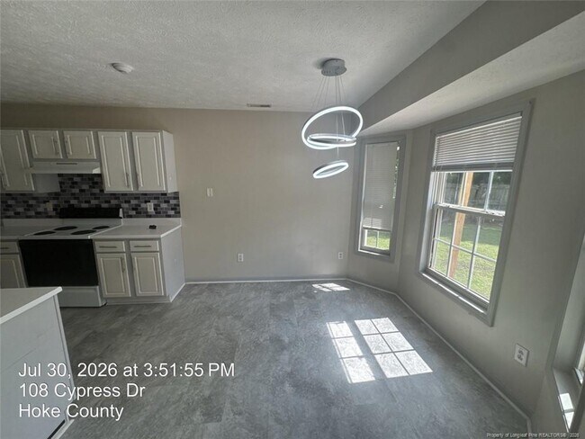 Building Photo - 108 Cypress Dr