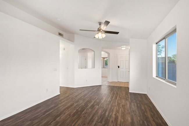 Building Photo - 6322 W Desert Laurel Ln