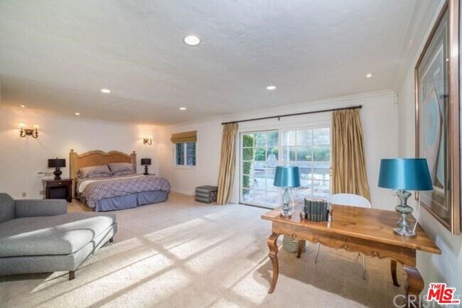 Building Photo - 4949 Palomar Dr