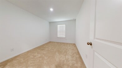 Building Photo - 23422 Honey Spade Rd