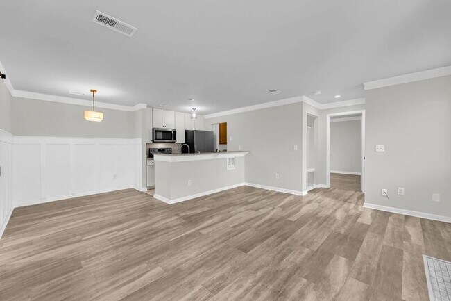 Building Photo - 266 Alexandra Dr