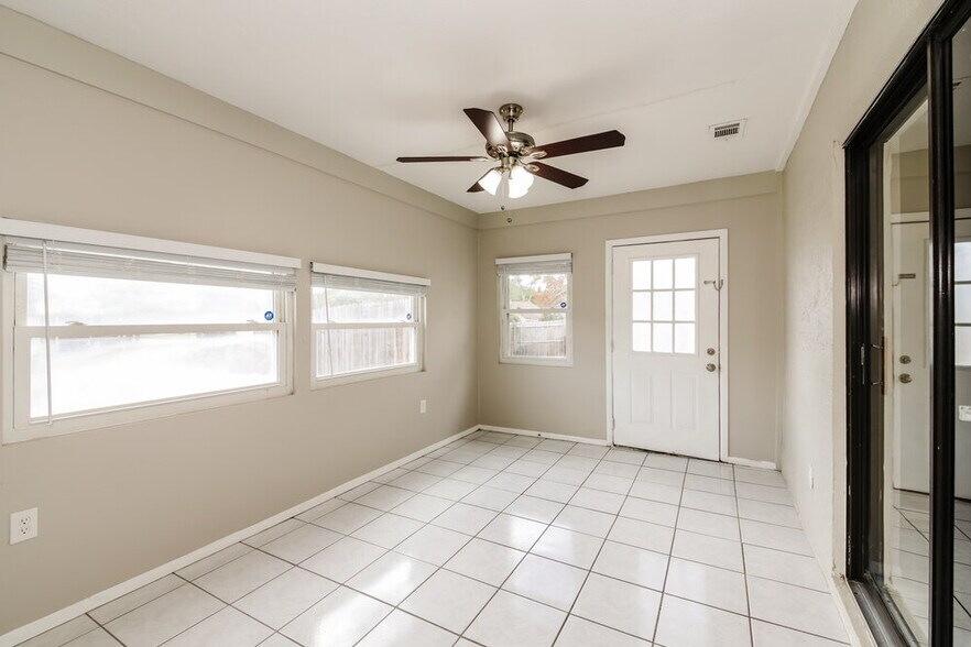 Building Photo - 1348 Andes Dr