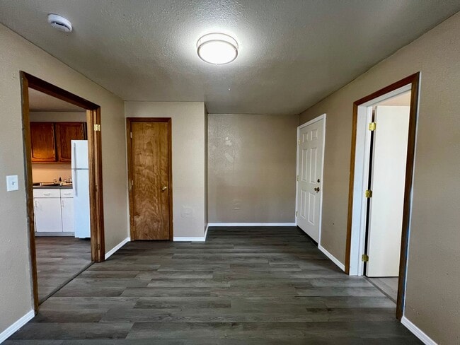 Building Photo - C914