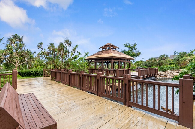 Building Photo - 1000 NE Quayside Terrace