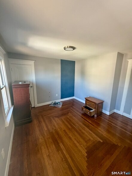 Building Photo - 32 Alstrum St