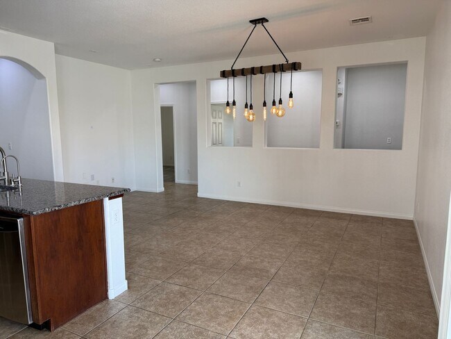 Building Photo - 3bd/bath Single Family Home!