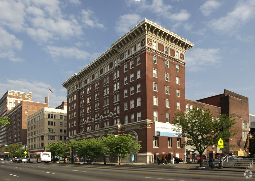 Primary Photo - The St. Francis Apartments