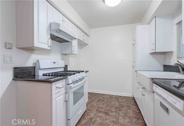 Building Photo - 208 19th St