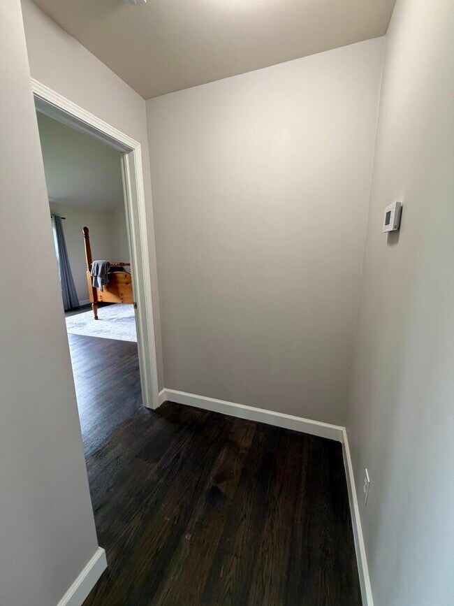 Building Photo - 6961 Suncrest Dr