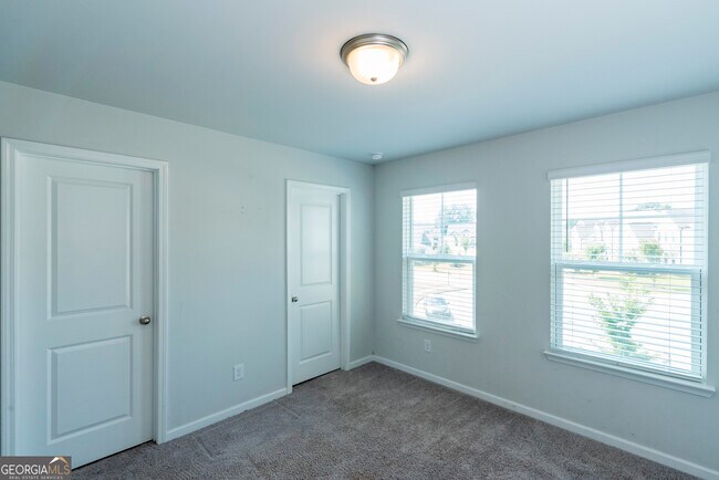 Building Photo - 330 Rexmere Rd
