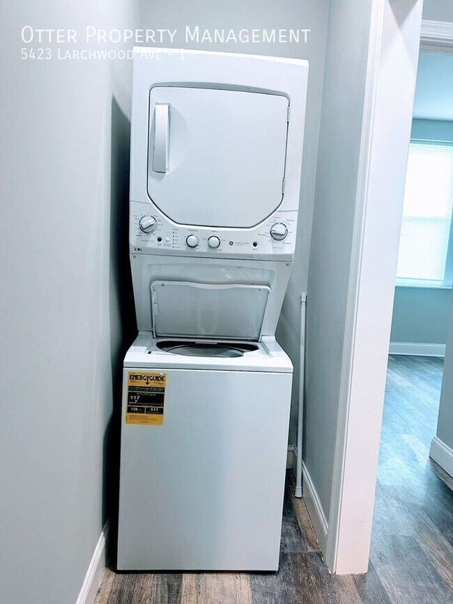 Building Photo - 5423 Larchwood Ave