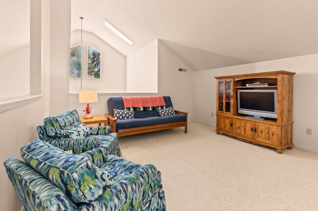 Building Photo - 2415 The Haul Over