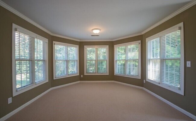 Building Photo - 5060 Gallatree Ln