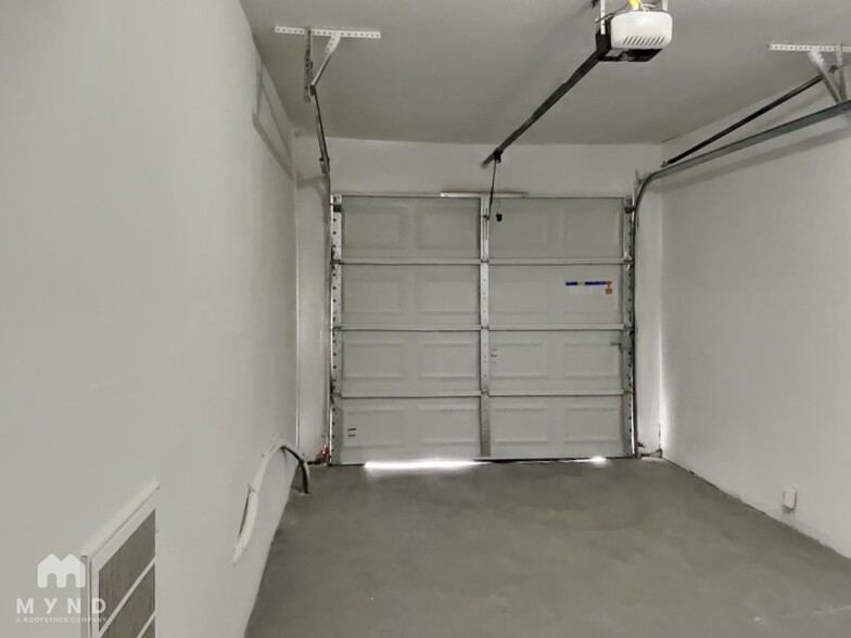 Building Photo - 5034 Leland Dr