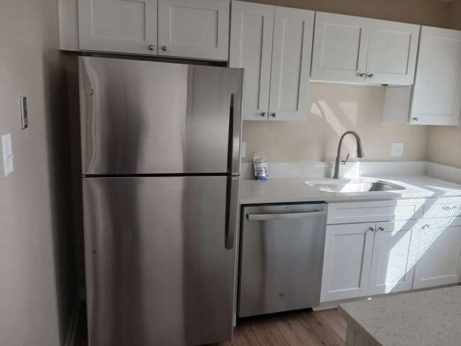 Building Photo - 412 Chinaberry Cir