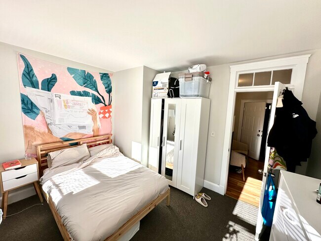 Building Photo - 833-835 Beacon St. Unit 2D