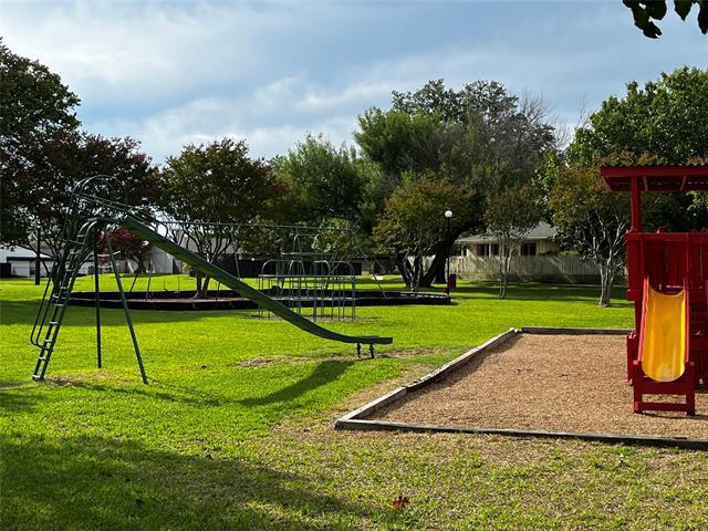 Building Photo - 15621 Terrace Lawn Cir