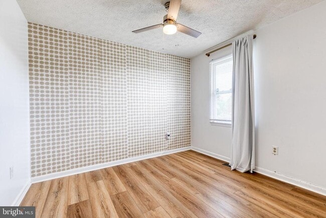 Building Photo - 1577 Loring Ct
