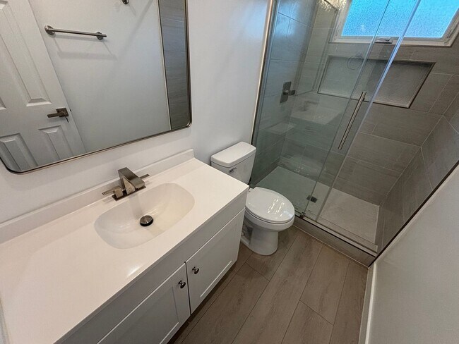 Building Photo - Eldora, 10313-10321 1/2