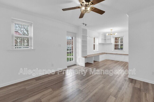 Building Photo - 1301 E Abingdon Dr