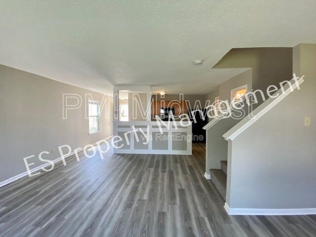 Building Photo - 10902 Glenayr Dr