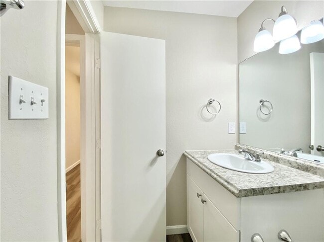 Building Photo - 2110 Blue Meadow Dr