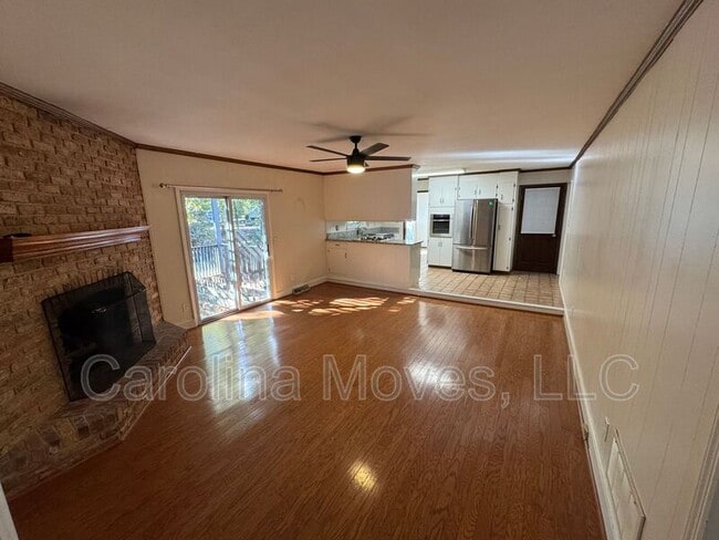 Building Photo - 502 Rosebud Ln