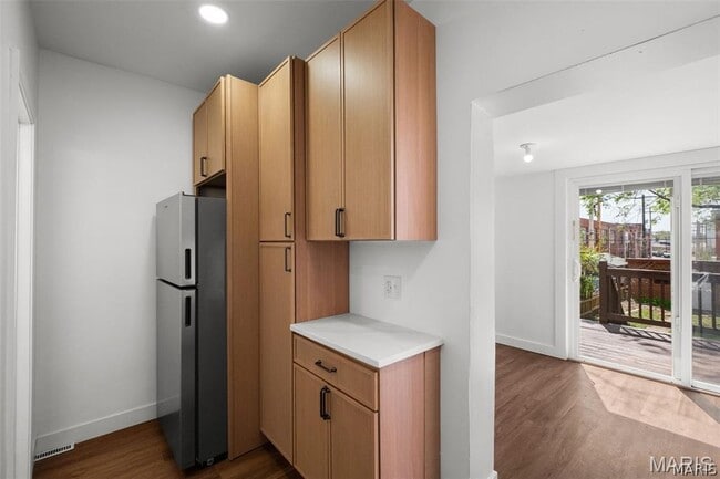 Building Photo - 4936 Shaw Ave