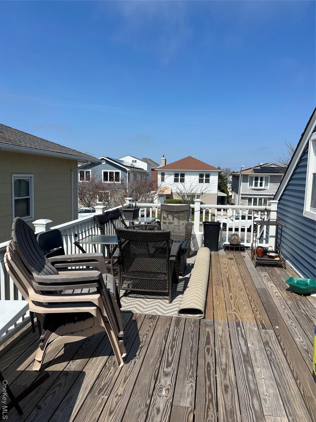 Building Photo - 644 E Olive St