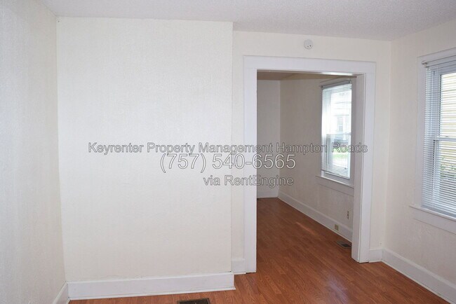 Building Photo - 857 W 41st St