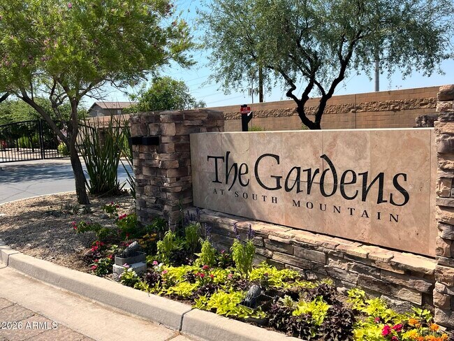 Building Photo - 3928 E Minton St