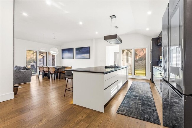 Building Photo - 915 Lost Forest Dr NW