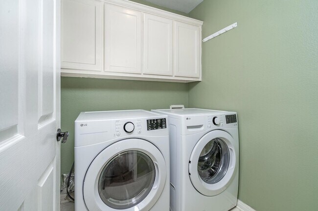 Building Photo - 29000 Bay Hill Ct