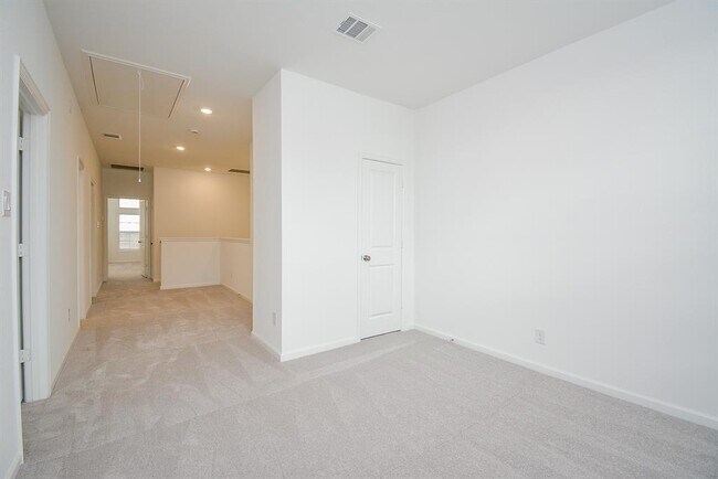 Building Photo - 5410 Holly Hvn Ct