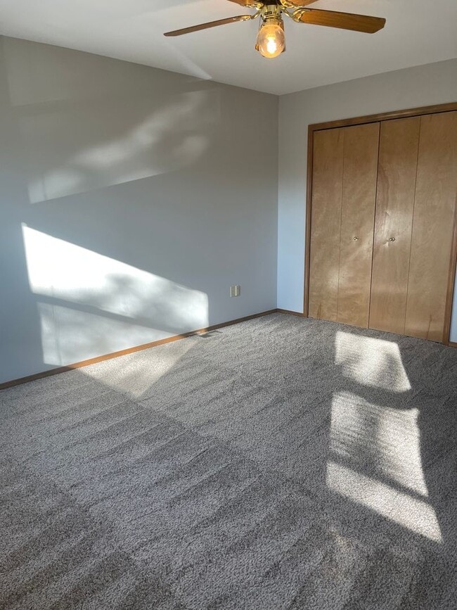 Building Photo - $2323 | 3BR/3.5BA | Cute House for Rent in Briargate