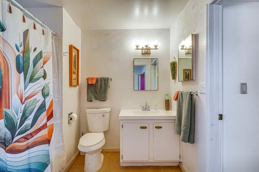 Building Photo - 329 S Paseo Tierra