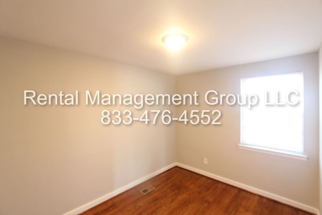 Building Photo - 3 Bedroom 1.5Bath - New On The Market! Better Hurry To See This One!!