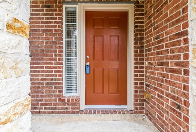 Building Photo - 2029 Creek Run Dr