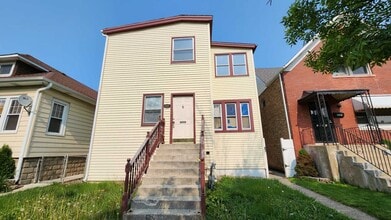 Building Photo - 4045 N Moody Ave