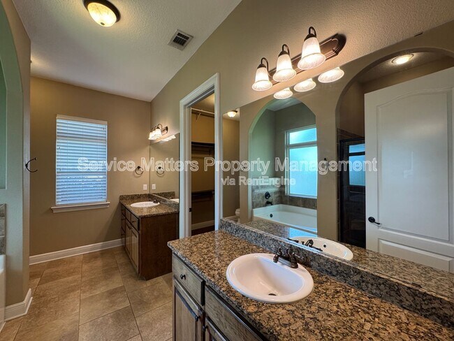 Building Photo - 5402 New Abbey Ln