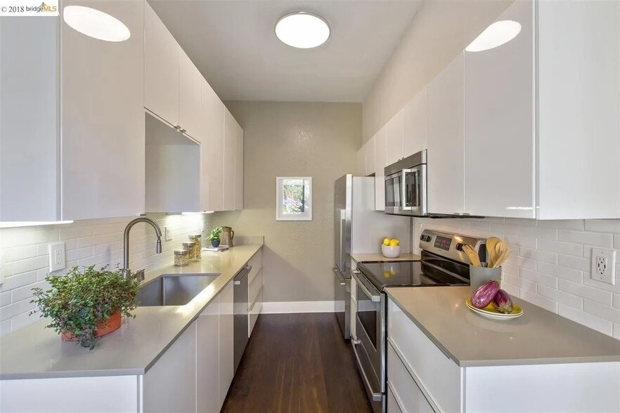 Building Photo - 119 Shoreline Ct