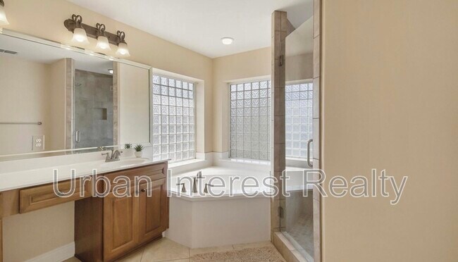 Building Photo - 166 Dominica Ct