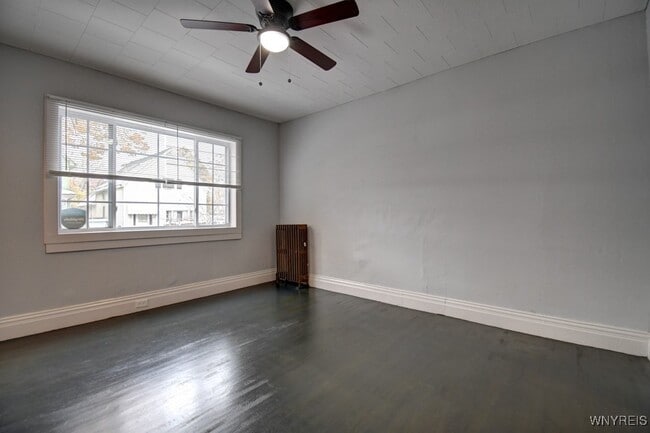 Building Photo - 36 19th St