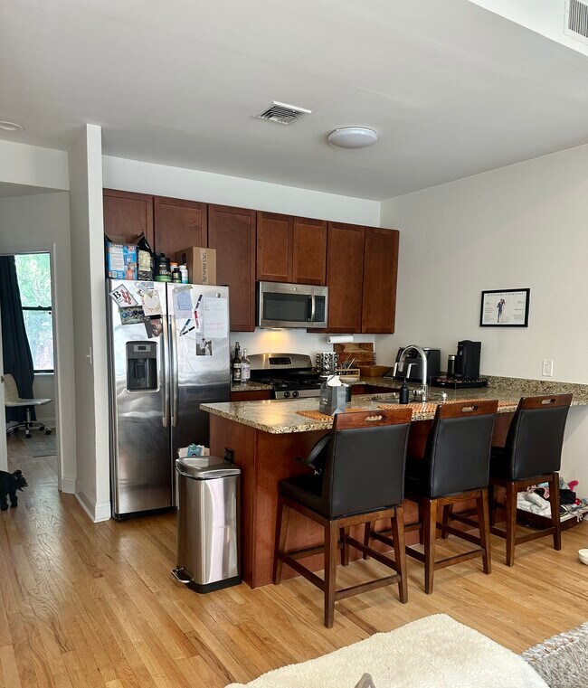 Building Photo - 139 Garden St