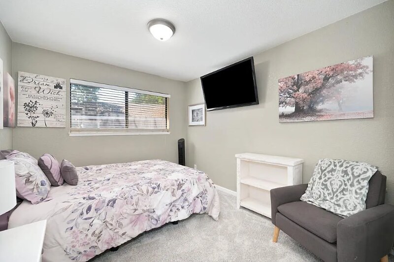 Building Photo - 9487 Dalton Way