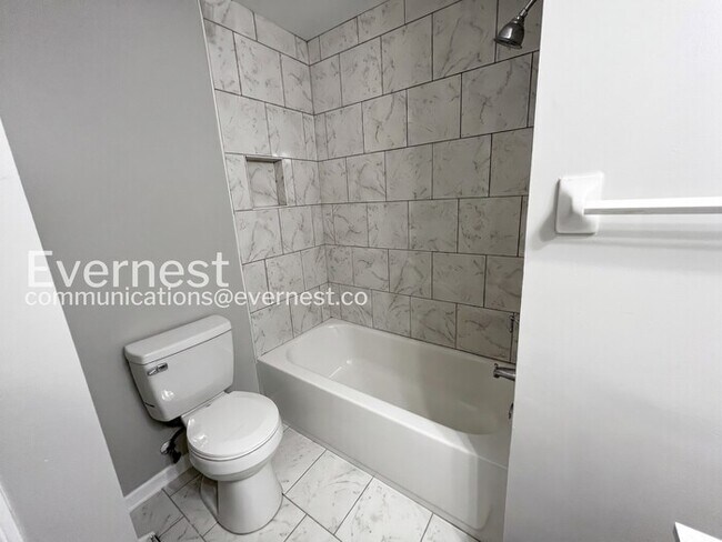 Building Photo - 3-Bed/2-Bath Home/ Pet Friendly/Voucher Accepted/ Available Soon!